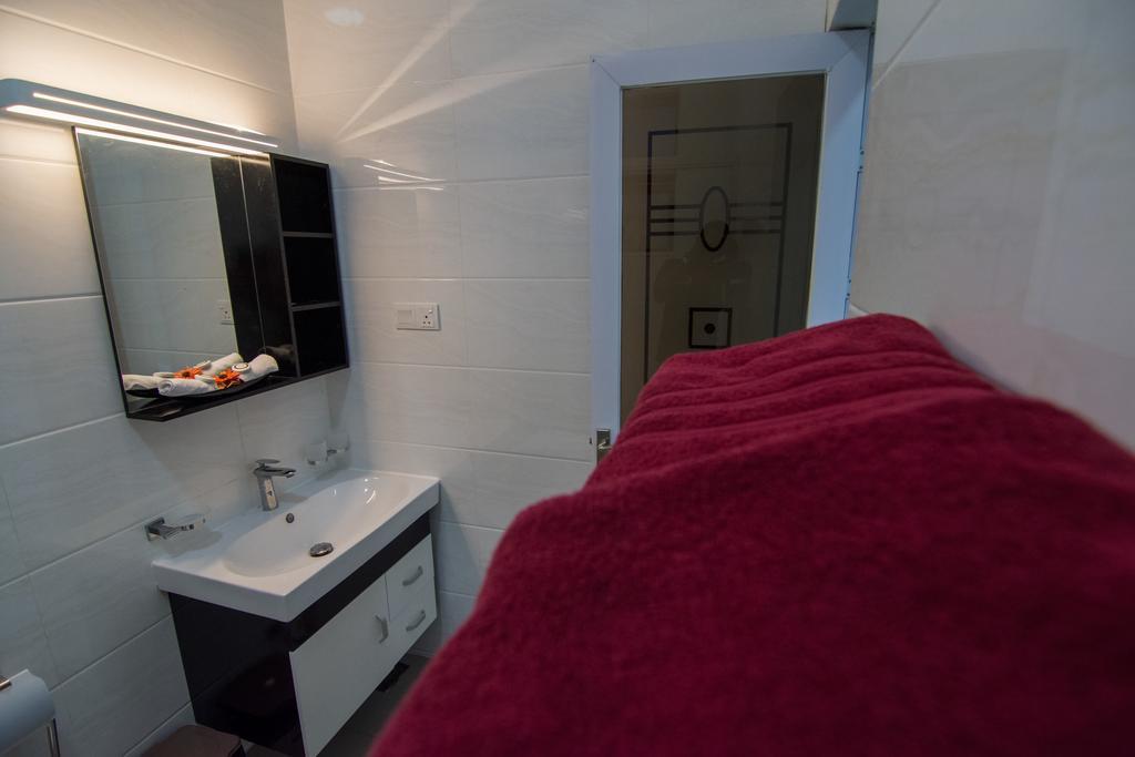 Cozy Sea View Luxury Apartment, Fully Furnished, 2 Bedrooms, 2 Bathrooms Dehiwala-Mount Lavinia Екстер'єр фото